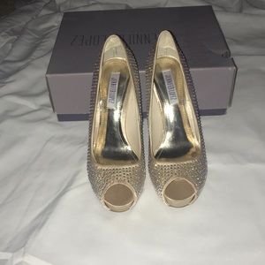 😍BRAND NEW!!! Beautiful Jennifer Lopez heels😍